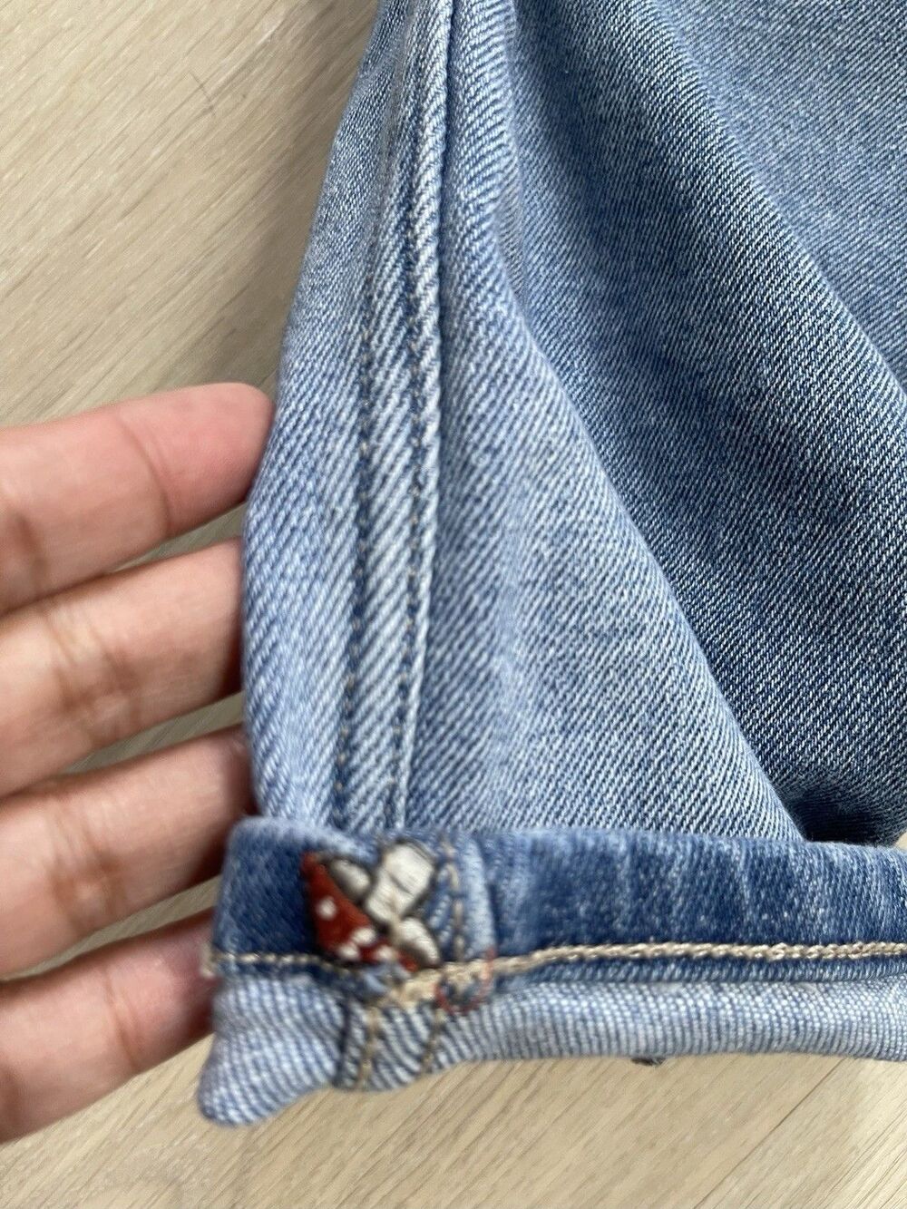 Arizona Jean Co Highest Rise Jeans Size 7 Light Wash Mushroom Embroidered Y2K